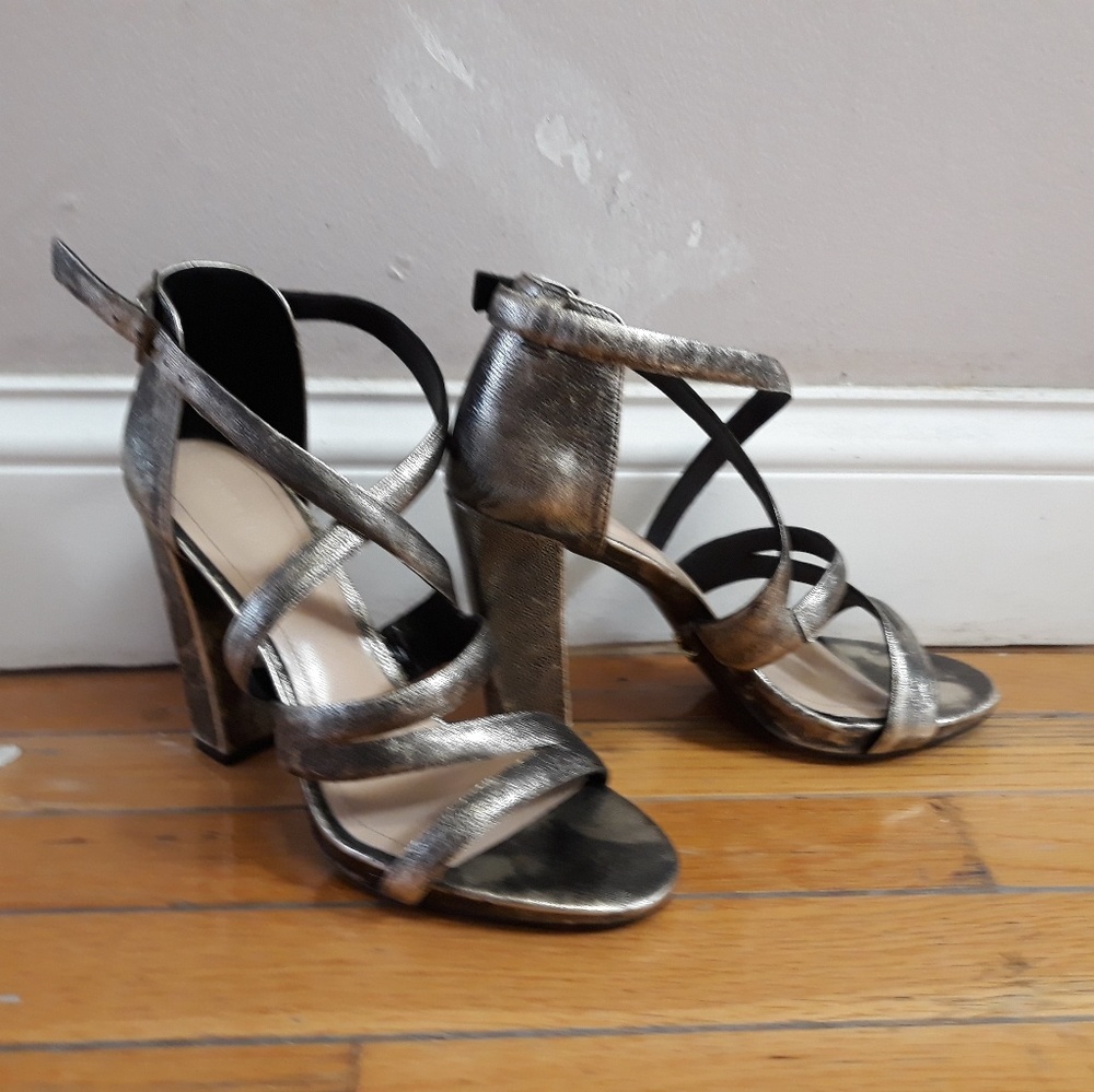 Pour La Victoire Gold Heels 8 - Picture 3 of 5